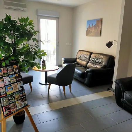 Comfort Hotel 3*