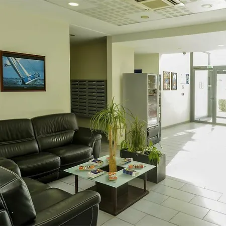 Zenitude Hôtel-résidences Hotel 3*
